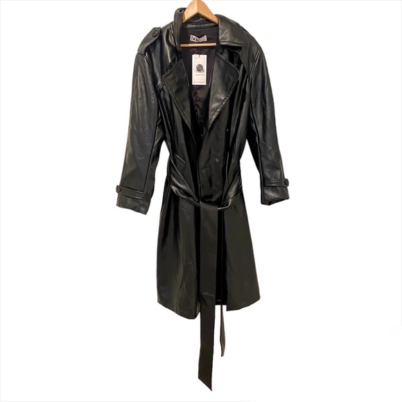Oversized Vegan Leather Trench Coat Black Boa. Because of Alice - Picture 3 of 11
